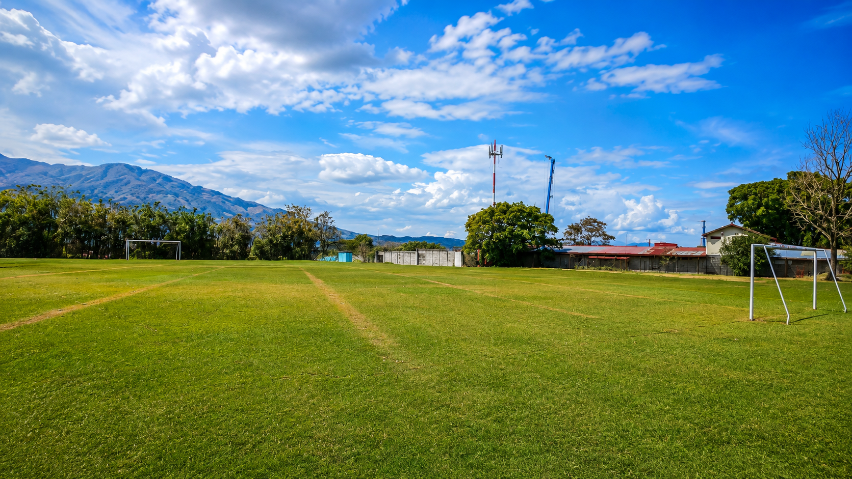 Cancha fútbol y basket - imagen 8